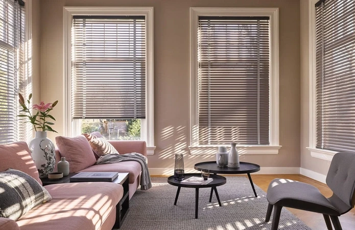 Best Quality Long Window Venetian Blinds in livingroom of Dubai Home